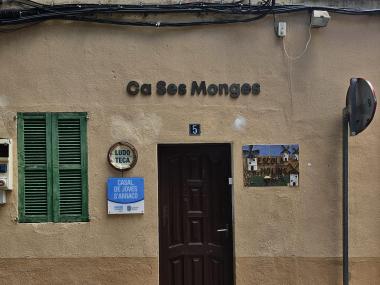 Monges